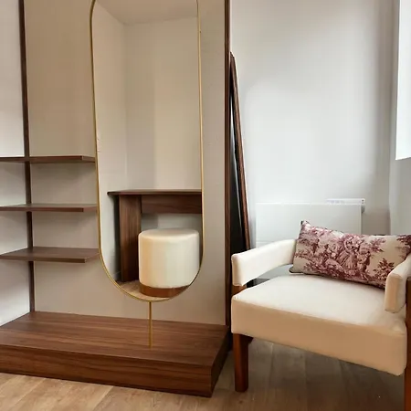 מלון דירות Adonis Collection 4*